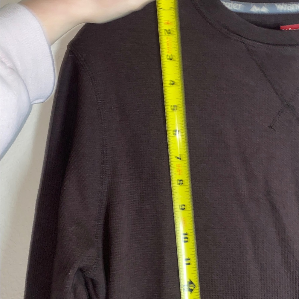 🎱Brown Long sleeved Waffle Knit Wrangler shirt! - Picture 4 of 9